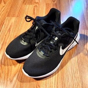Nike black running athletic sneakers, EXCELLENT CONDITION, Size 8